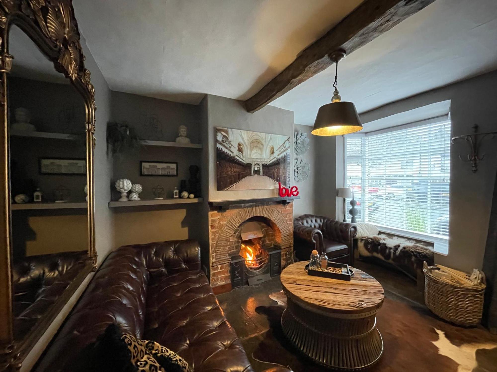 Entire Georgian Luxury Home - 3 Storey- High St Henley-In-Arden -Two Bedrooms-Sleeps 4 Εξωτερικό φωτογραφία