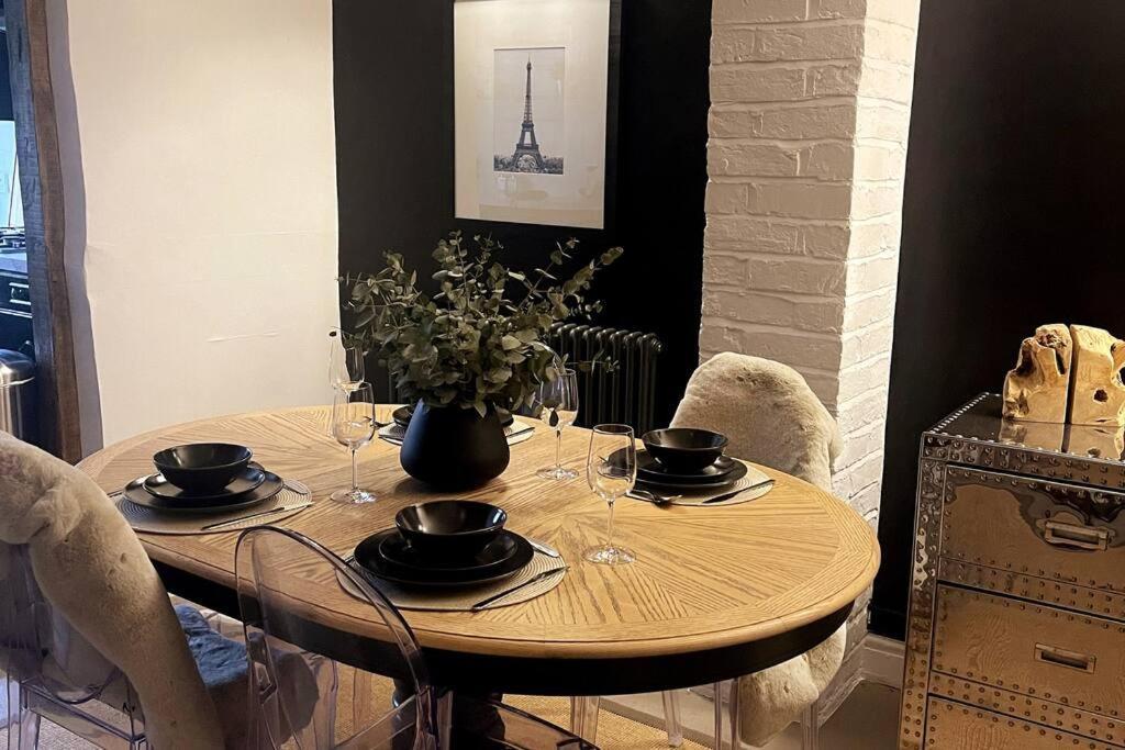 Entire Georgian Luxury Home - 3 Storey- High St Henley-In-Arden -Two Bedrooms-Sleeps 4 Εξωτερικό φωτογραφία